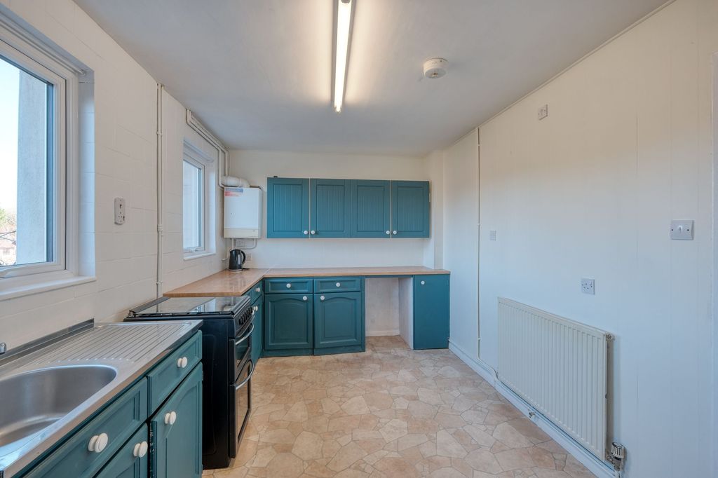 Property photo 3 of 11