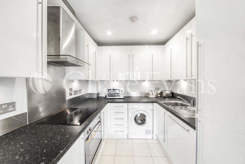 Property photo 2 of 11 Kitchen