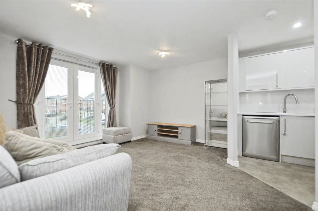 Property photo 2 of 14 Picture No. 05