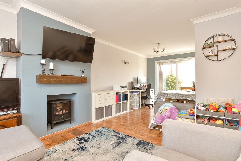 Property photo 2 of 8 Lounge/Diner