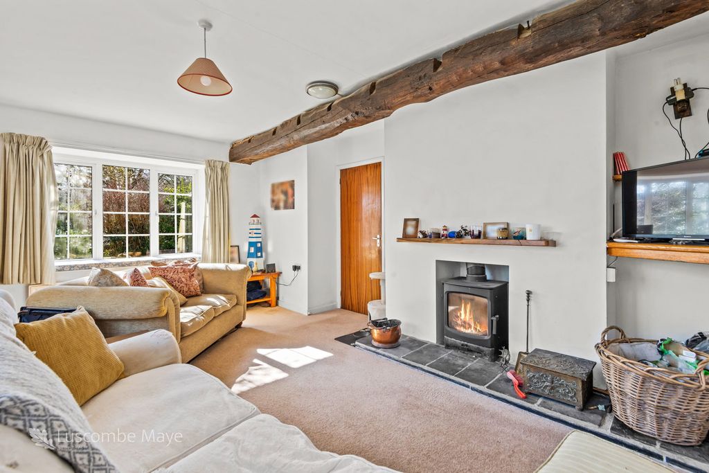 Property photo 2 of 18