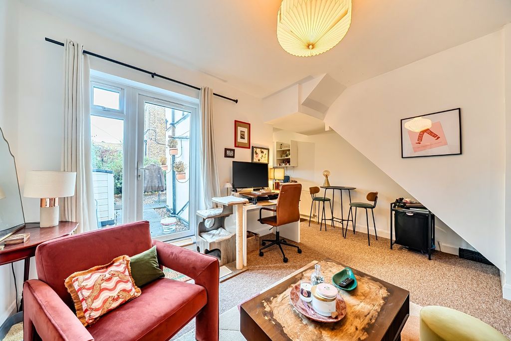 Property photo 3 of 6 Picture No. 13