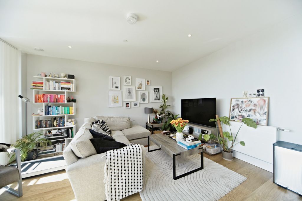 Property photo 3 of 10 Open Plan Living