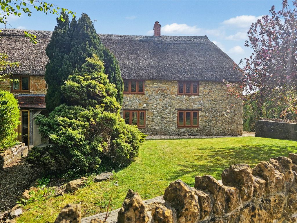 Property photo 1 of 25 Picture No. 12