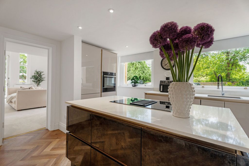 Additional image 12 of 2 bed flat for saleCopps Road Leamington Spa, Warwickshire CV32