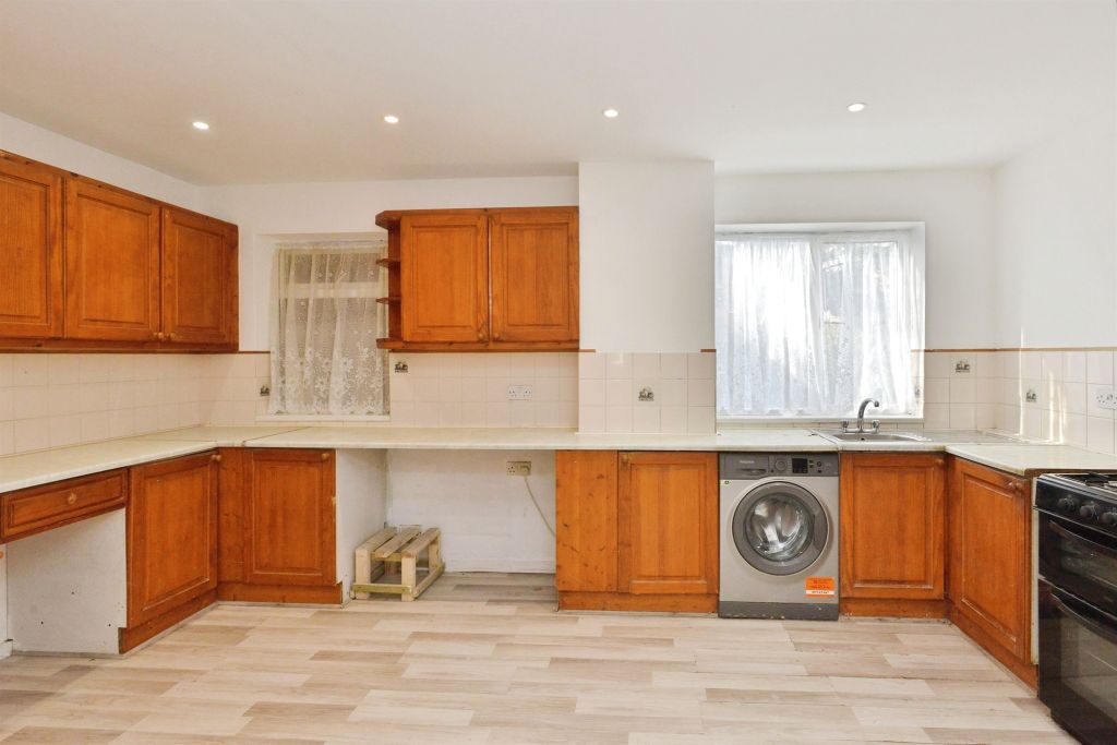 Property photo 2 of 20