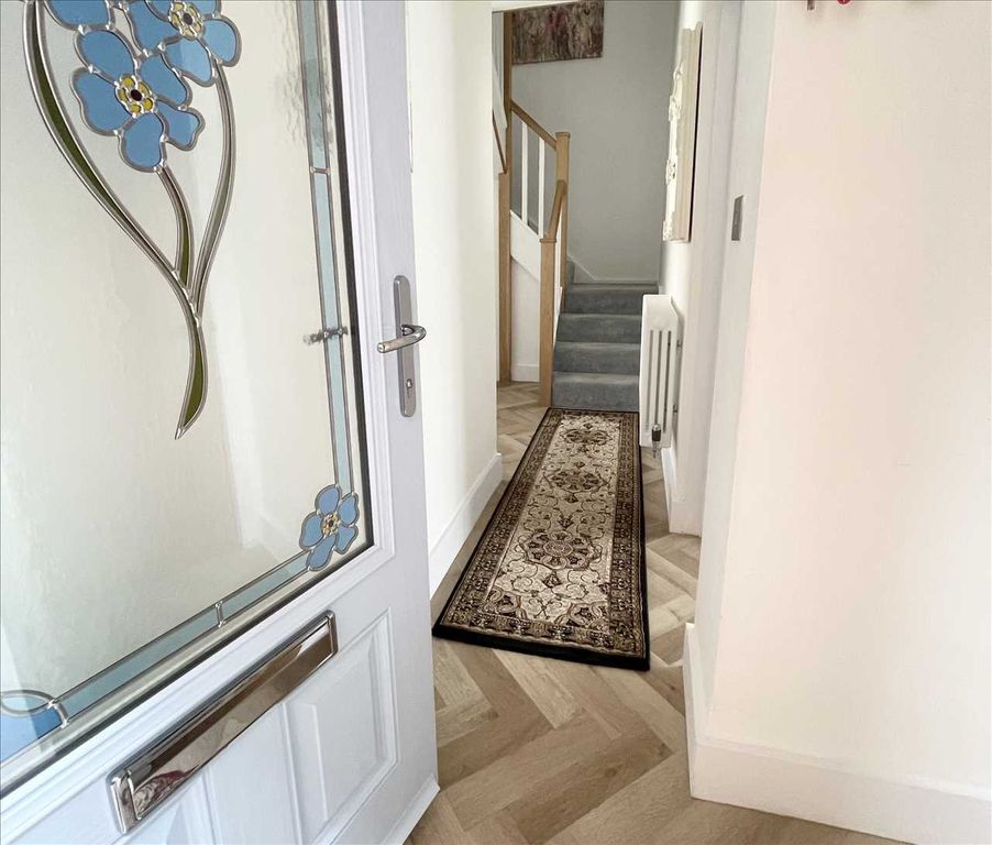 Property photo 2 of 17 Entrance Hall