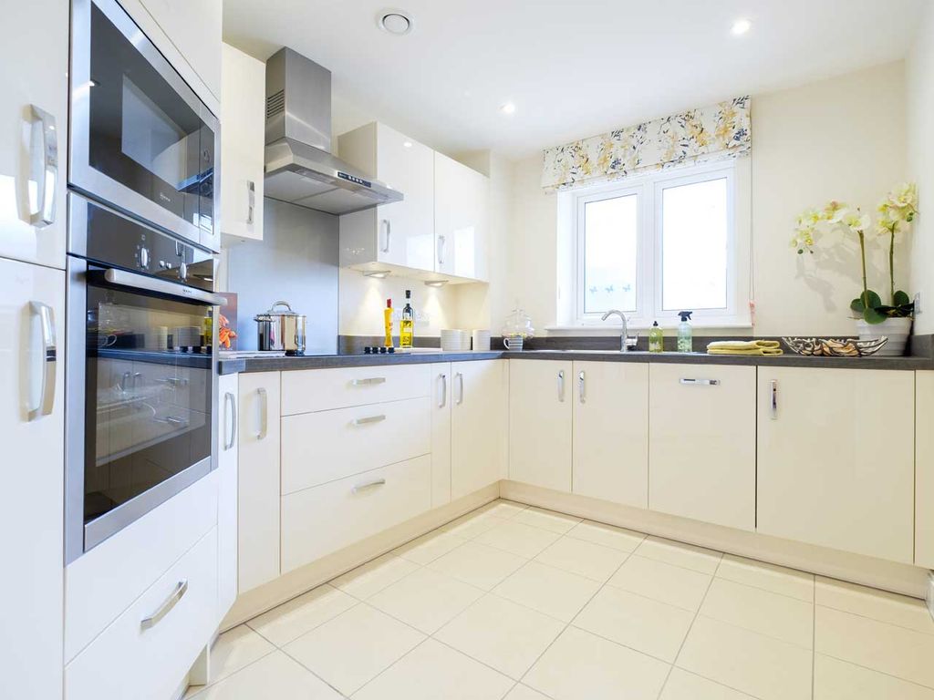 Property photo 3 of 11 Typical Kitchen