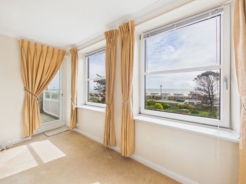 Property photo 3 of 10 Cam03519G0-Pr0506-Still004