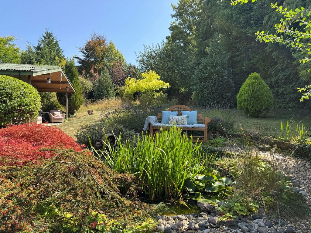 Property photo 2 of 31