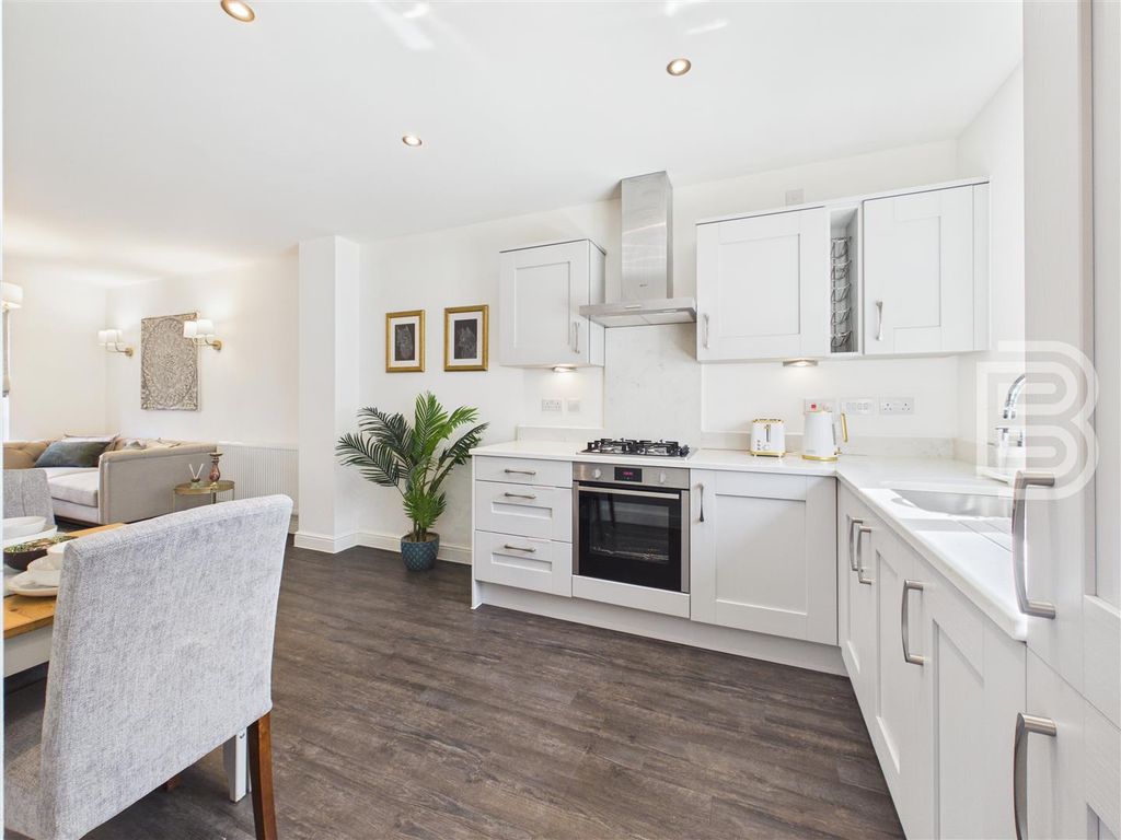 Property photo 2 of 19 Cam05587G0-Pr0165-Still007.Jpg