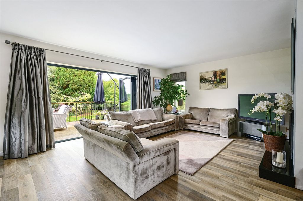 Property photo 3 of 30 Picture No. 10