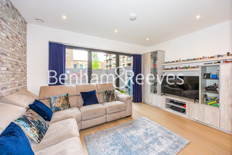 Property photo 1 of 24