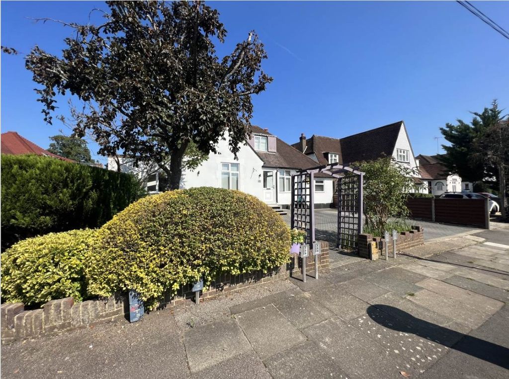 Property photo 2 of 19