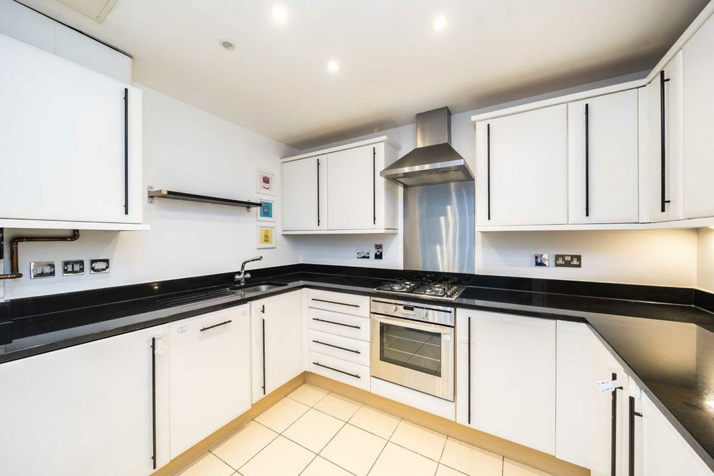 Property photo 3 of 5