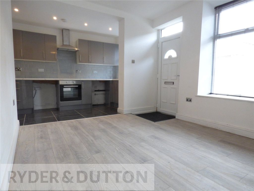 Property photo 1 of 11 Lounge/Kitchen