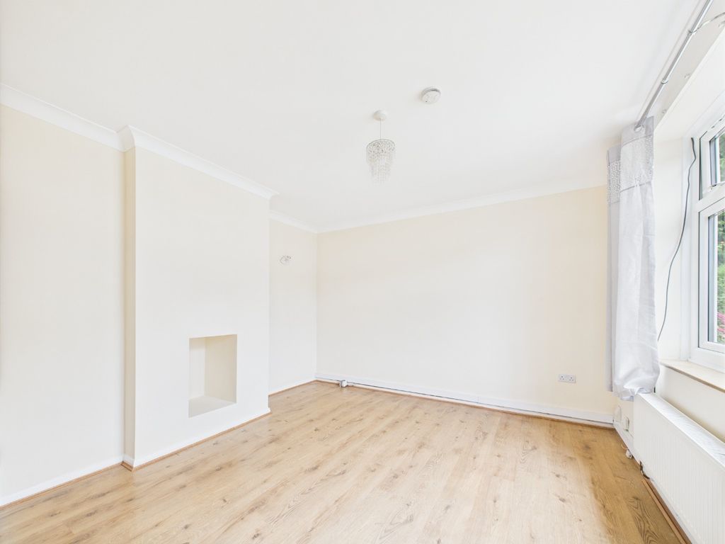 Property photo 1 of 11 4337361