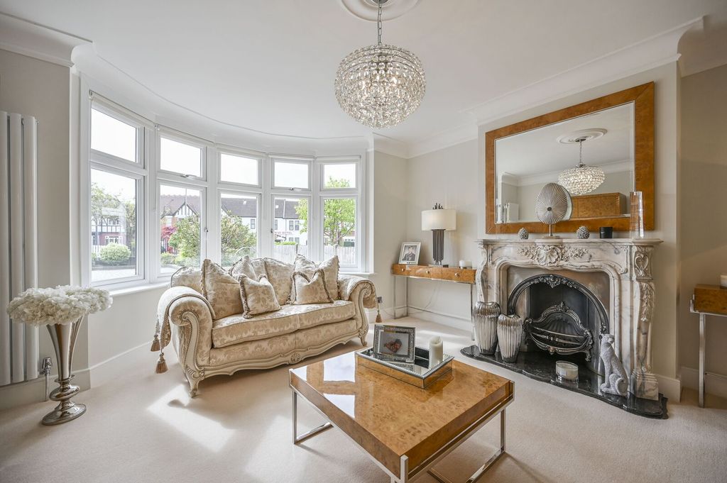 Property photo 1 of 52