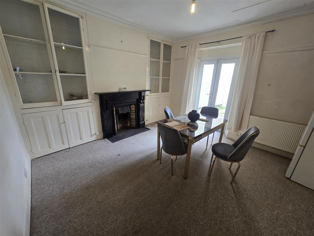 Property photo 3 of 9 Dining Room