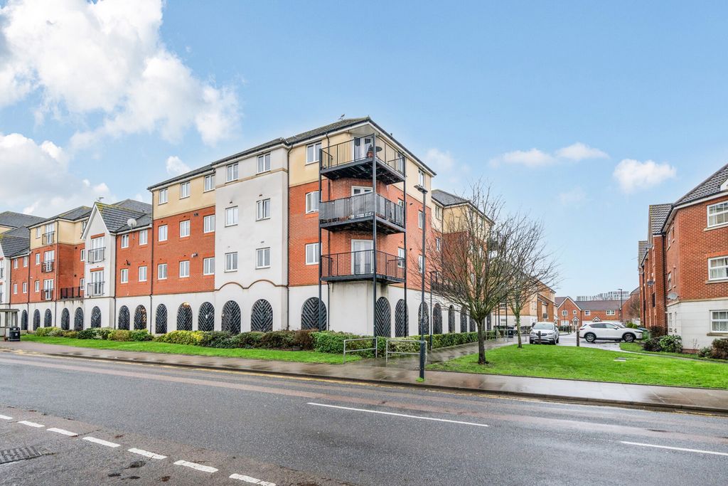 Property photo 1 of 16 External