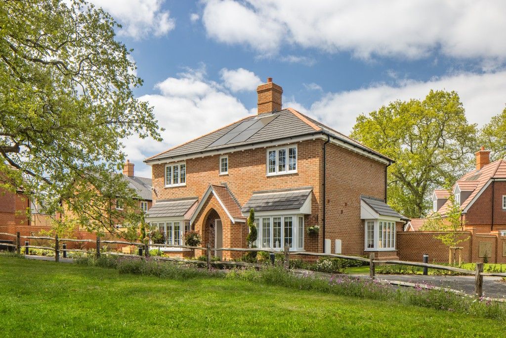 Property photo 1 of 16 Knightwood Chase, Fordingbridge