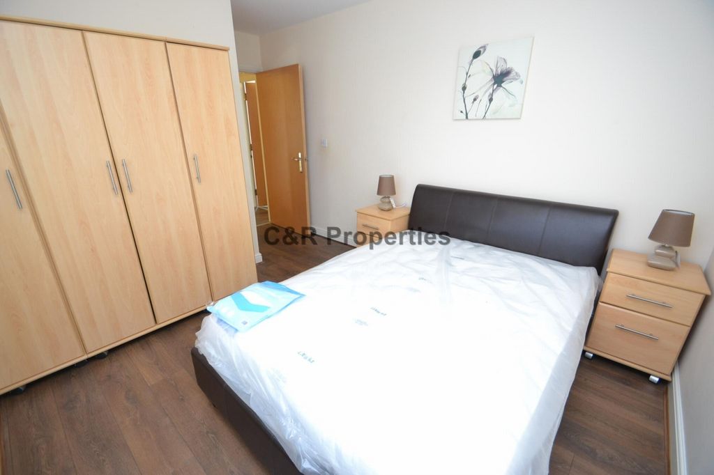 Property photo 3 of 10 Photograph 2