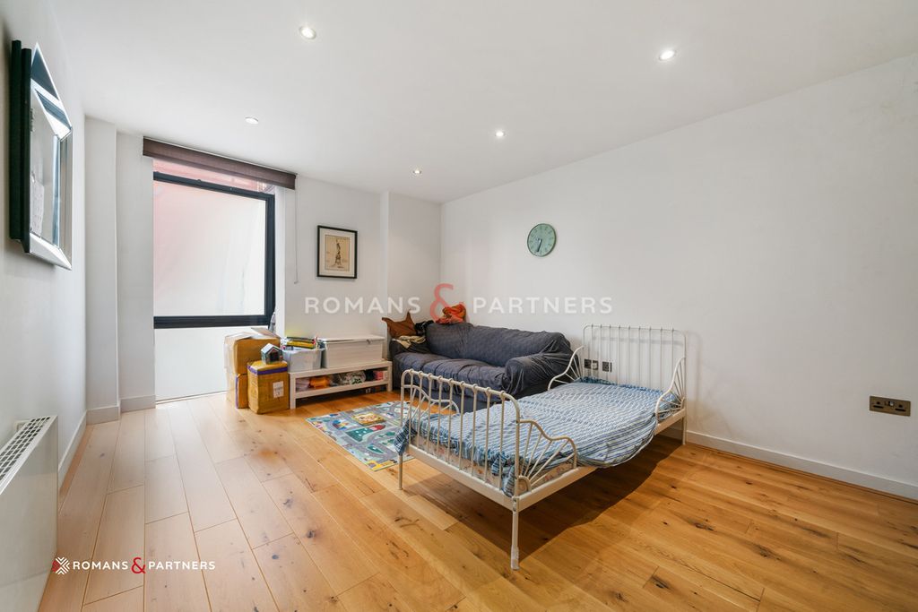 Property photo 2 of 12