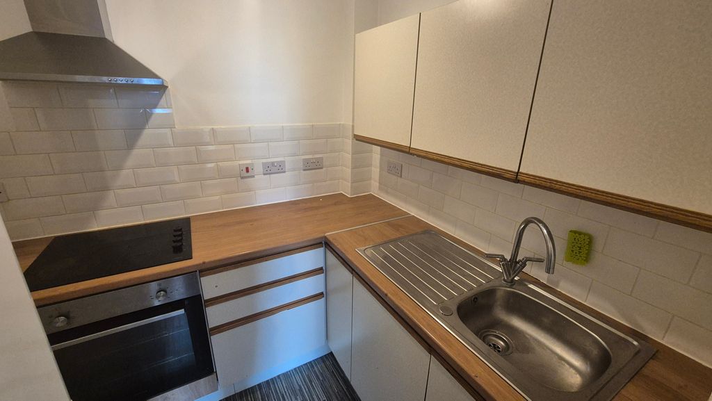Property photo 3 of 5 Kitchen
