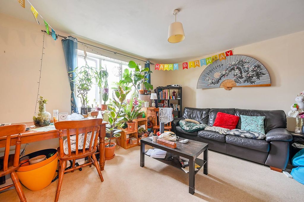 Property photo 2 of 6