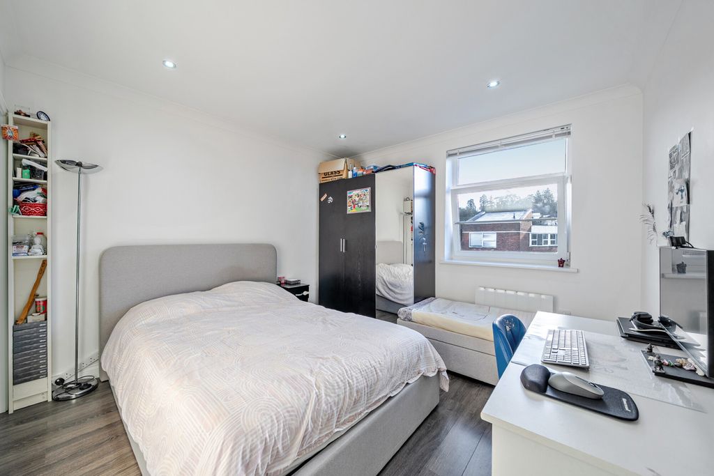 Property photo 3 of 20 1400315-5-696A086...