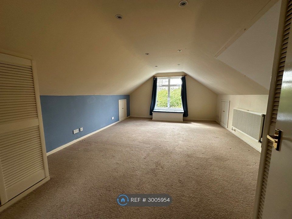 Property photo 3 of 10 Master Bedroom Without Furnitures