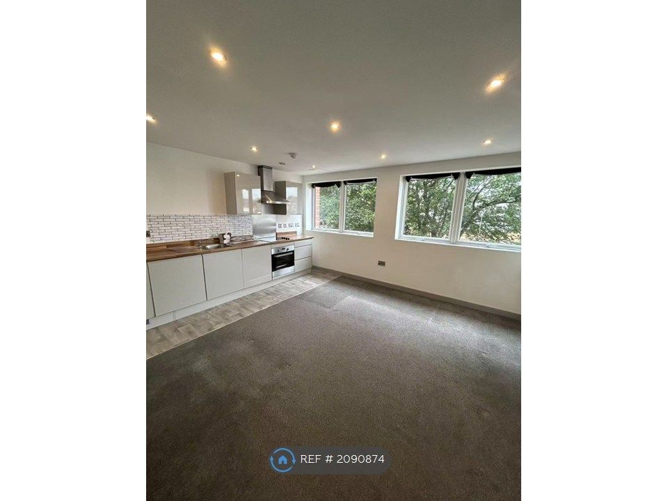 Property photo 1 of 10 Living Room