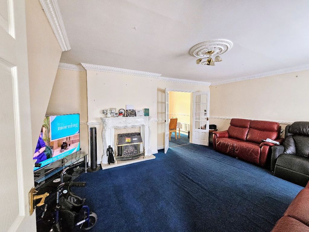 Property photo 3 of 14