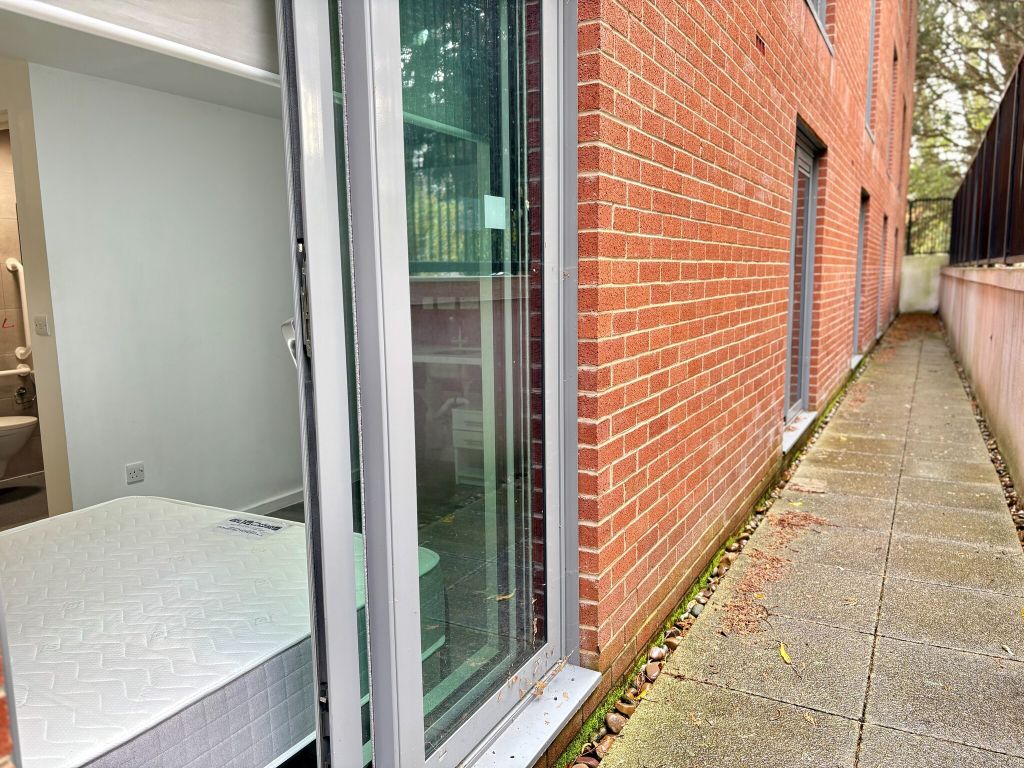 Property photo 3 of 24 Terrace