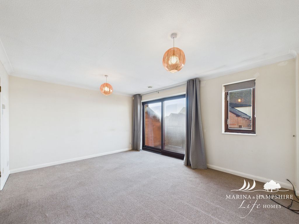 Property photo 3 of 26 Cam03915G0-Pr0021-Still028