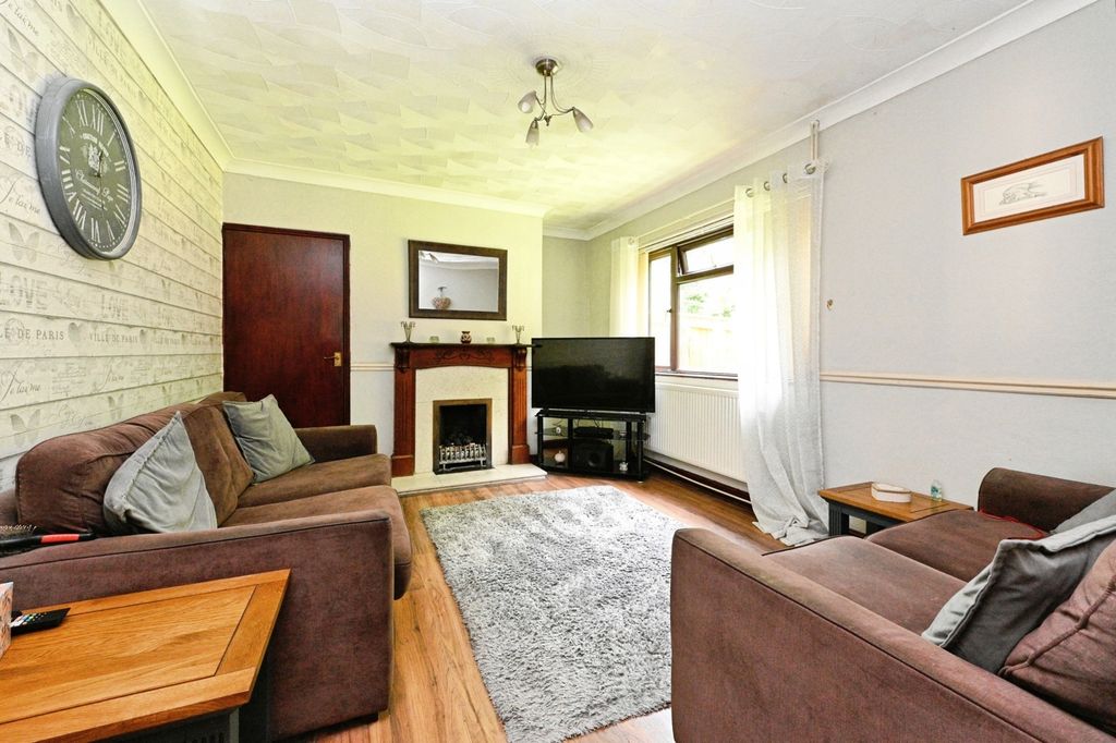 Property photo 2 of 17 Photo