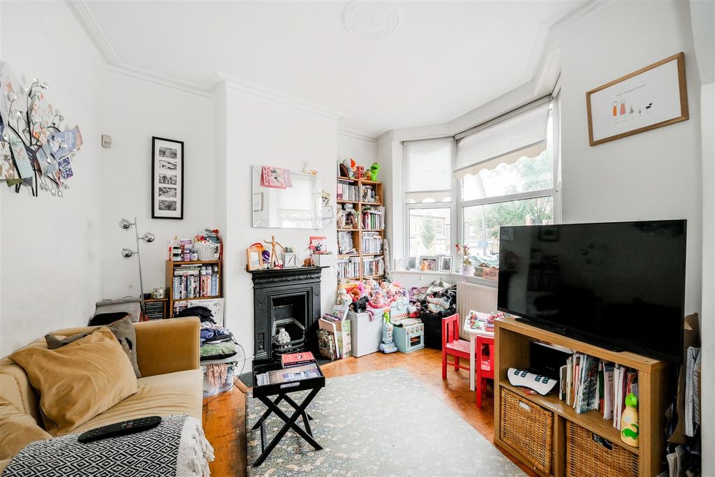 Property photo 3 of 18 66 Pasquier Road-10.Jpg