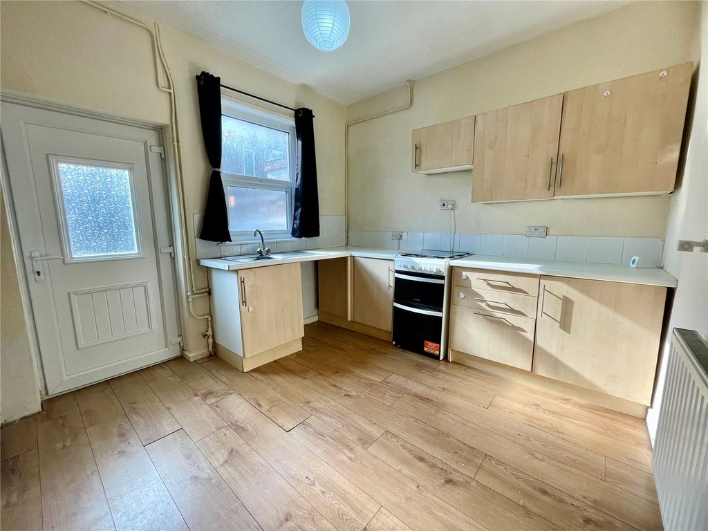 Property photo 3 of 8 Dining Kitchen