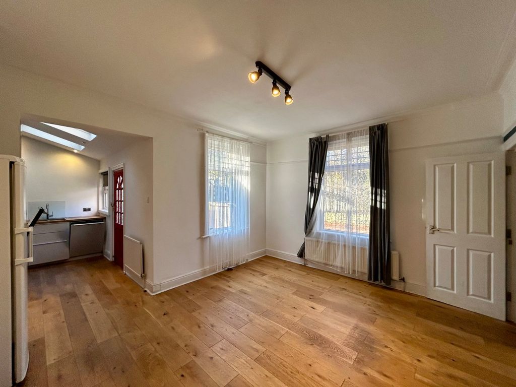 Property photo 1 of 16 Picture No. 27