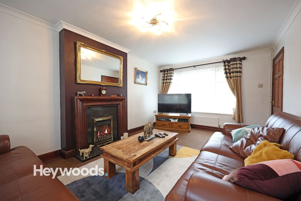 Property photo 2 of 27