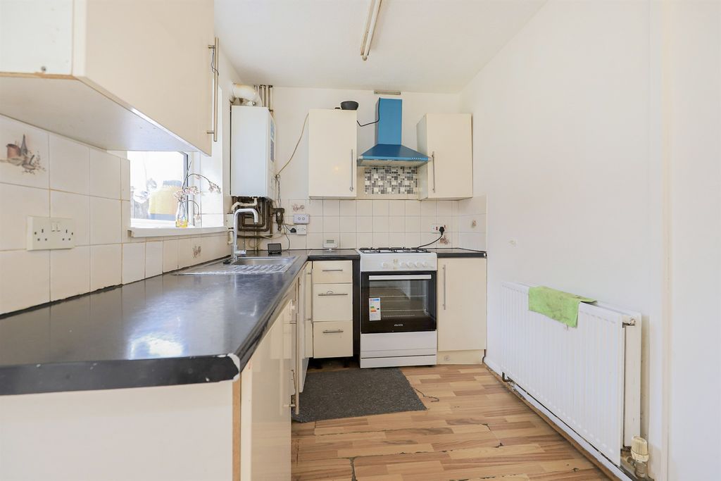 Property photo 3 of 13