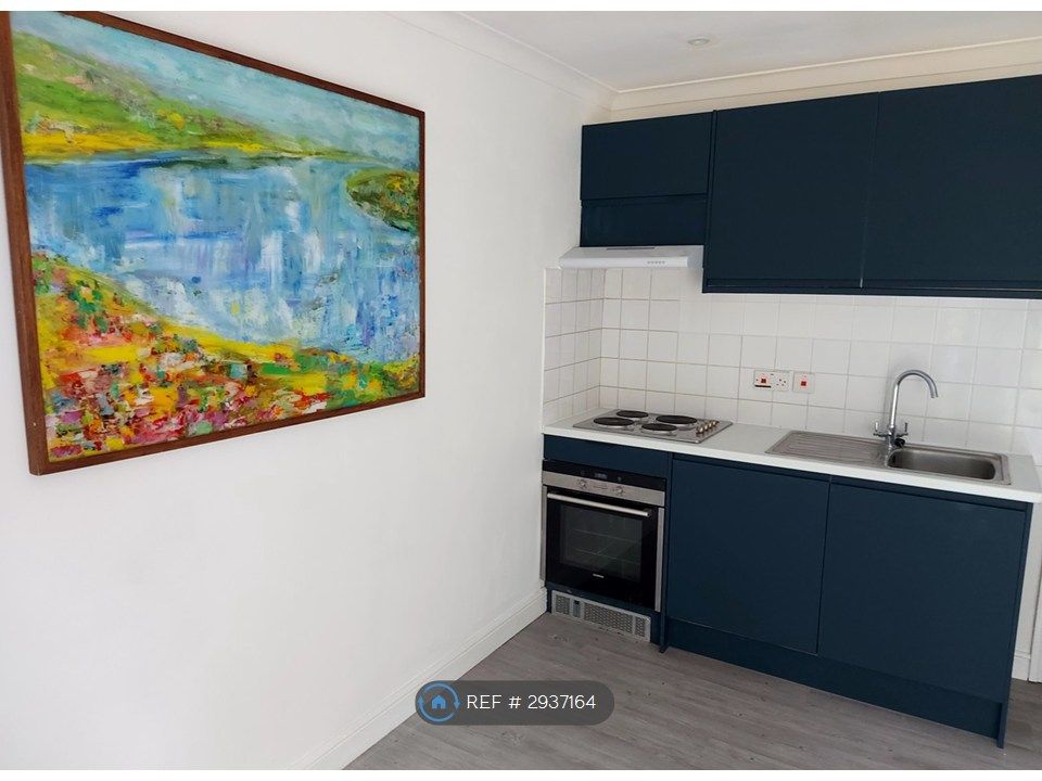 Property photo 1 of 7 Kitchen / Lounge 1