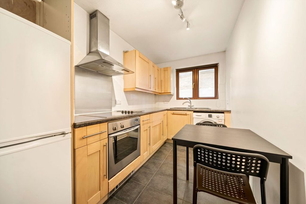 Property photo 3 of 5