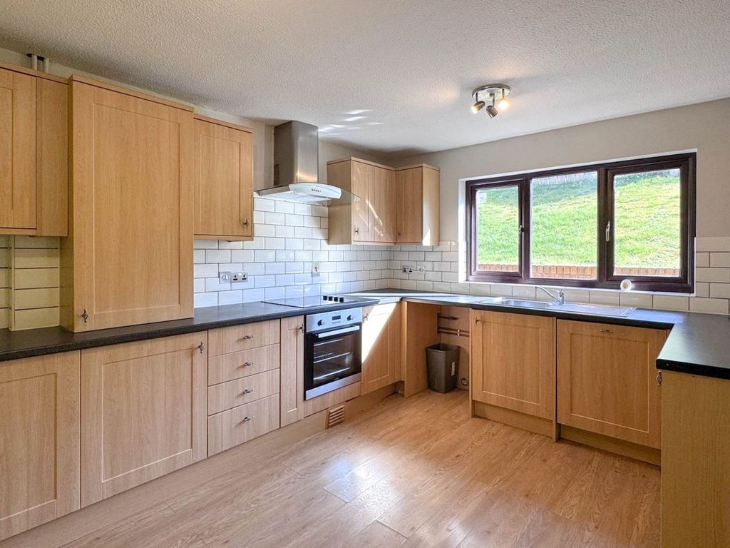 Property photo 3 of 24