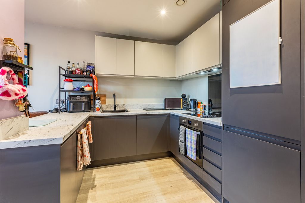 Property photo 3 of 9 3