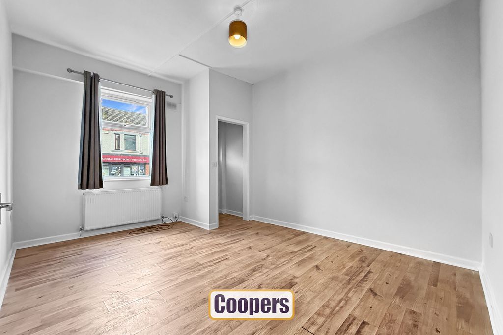 Property photo 2 of 8