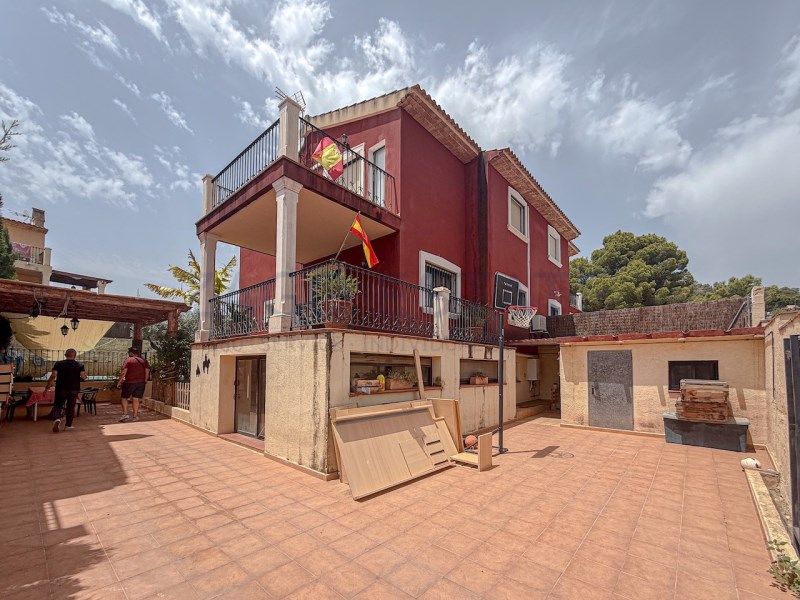 Property photo 1 of 34