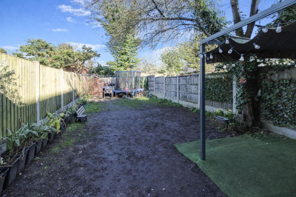 Property photo 1 of 10 Garden