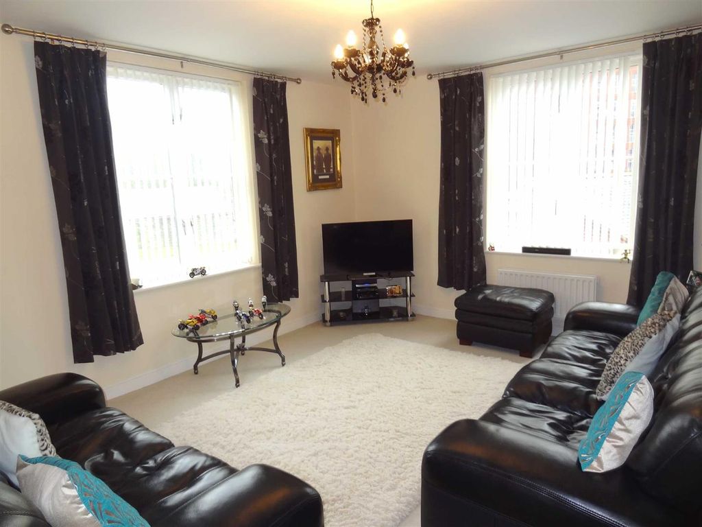 Property photo 2 of 10