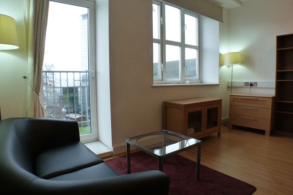 Property photo 2 of 8
